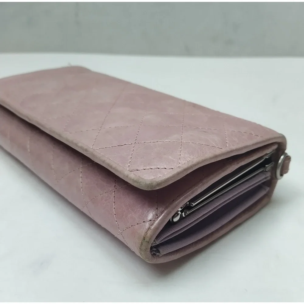 HOBO International Light Purple Leather Quilted Credit Card Bifold Wallet